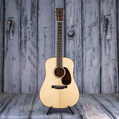 Martin D-18 Modern Deluxe, Natural image 4