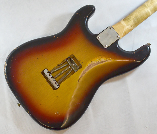 Bluesman Vintage 62' Sedan 3-Tone Sunburst Stratocaster