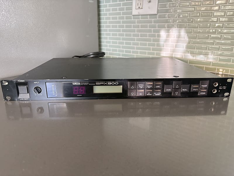 Yamaha SPX900 Professional Multi-Effect Processor | Reverb