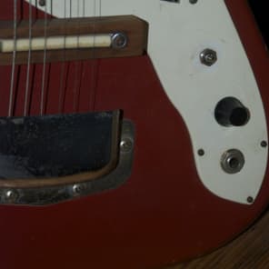 Airline, Peavy Bobcat 2 Pickup Electric,Classic 20 Tube Amp Early to Mid 60's, Modern Amp Red Guitar, Tweed Amp image 3