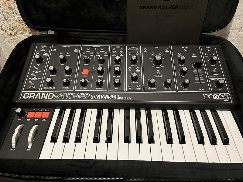 Moog Grandmother Dark 32-Key Semi-Modular Analog Synthesizer w/SR Case