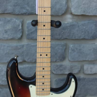Fender American Series VG Stratocaster with Maple Fretboard 2007 - 2009 - 3-Color Sunburst image 5