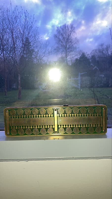 Ciat Lonbarde Tocante Phashi - Gold/green image 1