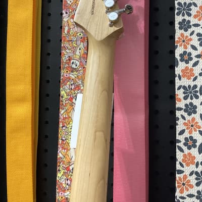 民族藝術　1999 vol.5 ギター Hand Painted Electric Guitar By Lyman Art Series # 5