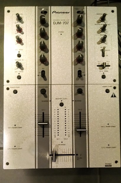 Pioneer DJM-707 Battle/Scratch DJ Mixer