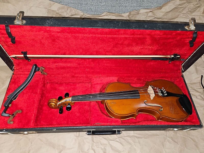 Antonio Giovanni model 3037 size 4/4 Violin. Germany 1976