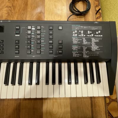 Yamaha V50 FM Synthesizer 1989 - Black image 3