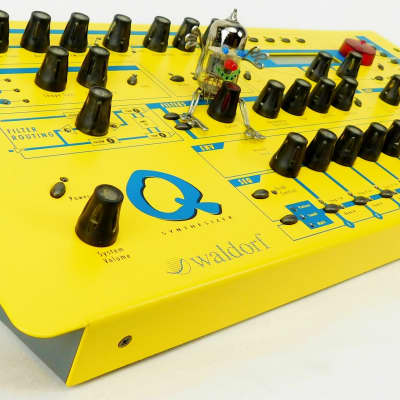 Waldorf Q Gelb Synthesizer 16 Voices Rack + Neuwertig + 1,5 Jahre Garantie image 1