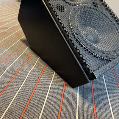 Meyer UM-1P & UM-100P self powered stage monitor image 4