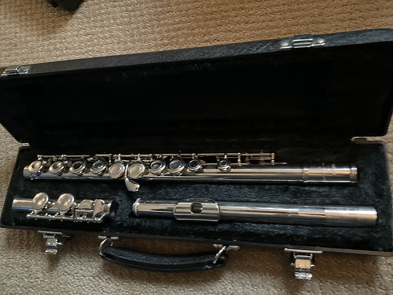 Yamaha YFL225N Flute- All New Pads