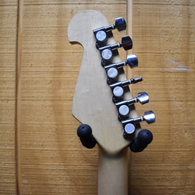 New York Pro Stratocaster Guitar - Sunburst image 11