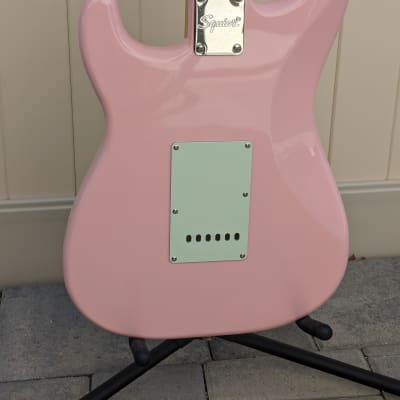 Squier Squier Classic Vibe '60s Stratocaster Shell Pink w/Mint Pickguard SSS - CME Exclusive image 12