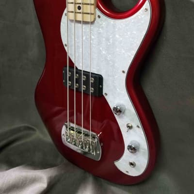 G&L Tribute Series Fallout Bass Candy Apple Red image 2