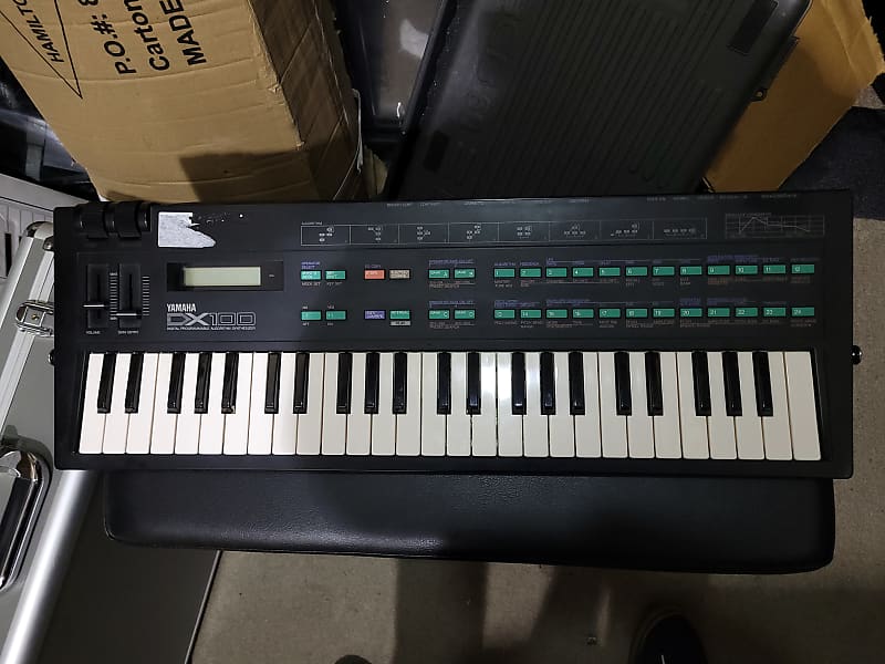 Yamaha DX100 Programmable Algorithm Synthesizer