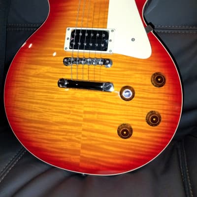 Tokai Love Rock KLS 170 Cherry Sunburst Lightweight4.19kg Tokai Love Rock KLS 170 Cherry Sunburst Lightweight4.19kg