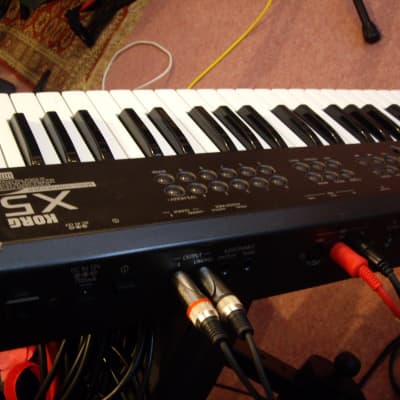 Korg X5 Synthesiser Keyboard image 2