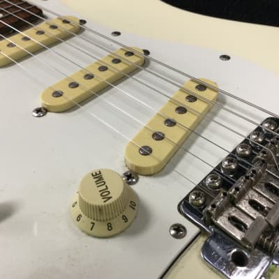 Immagine Fender Stratocaster Left Handed Olympic White Electric Guitar Japan MIJ Lefty - 10