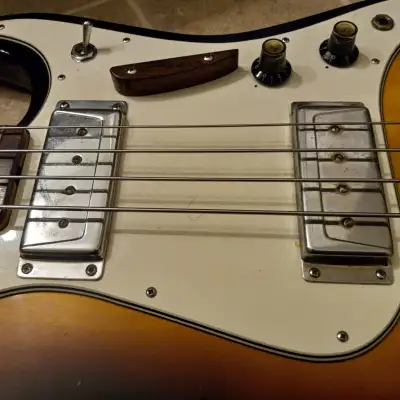 Vintage Ventura  Bass Short Scale  60's  Sunburst Made In Japan image 4