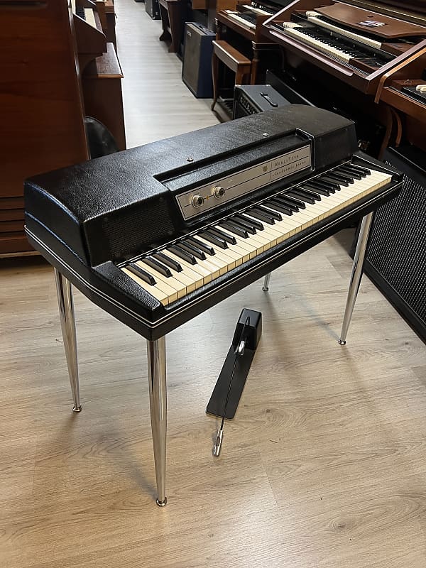 Wurlitzer 200A 64-Key Electric Piano 1974 - 1983 - Black image 1