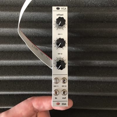 Manhattan Analog VCA - Eurorack Module on ModularGrid