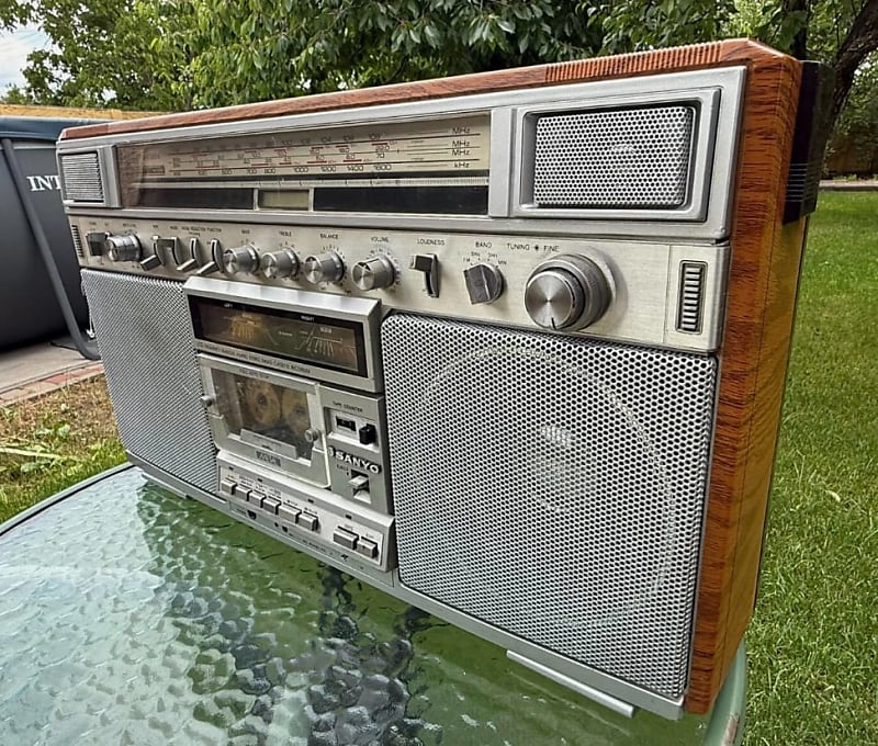 Sanyo M-X820K 1980s - Rare Vintage Cassette Deck Boombox Ghettoblaster  			