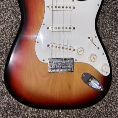 Vintage 1973 fender Stratocaster maple Fretboard electric.guitar hardtail  made in the usa  Sunburst image 5