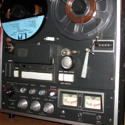 Roberts 400 Reversing reel to reel tape recorder