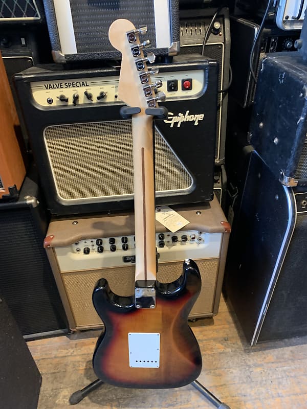 ギター Fender ST xug3raohgfrb0wqjmlfb.jpg