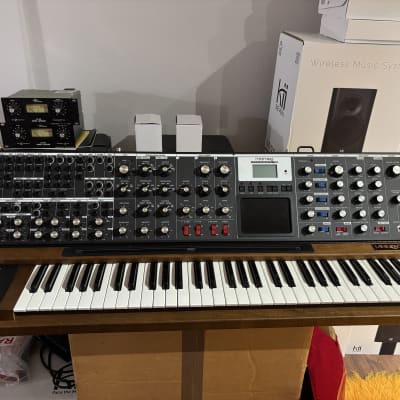 Moog Minimoog Voyager XL 61-Key Monophonic Synthesizer 2010 - Black with Wood Cabinet