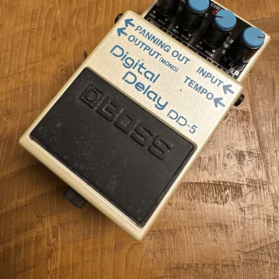 Boss DD-5 Digital Delay | Reverb Canada