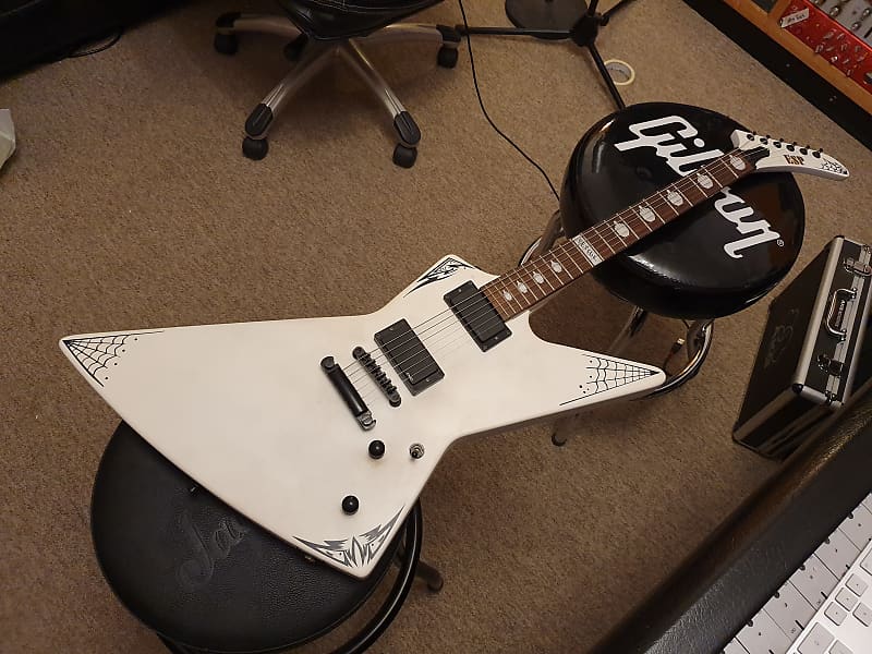 ESP LTD Explorer EXP-200 James Hetfield Metallica MX Refinish EMG 81 60 250  | Reverb Italia