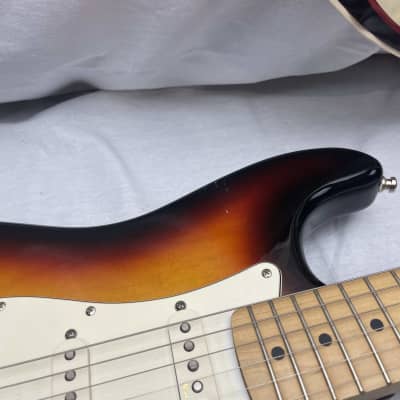 Fender Standard Stratocaster Guitar with Noiseless pickups - MIM Mexico 2003 - 3-Tone Sunburst / Maple neck image 4