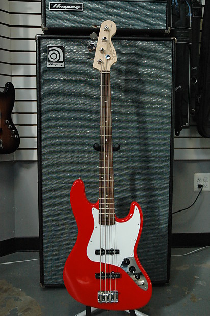 Squier affinity jazz sale bass race red