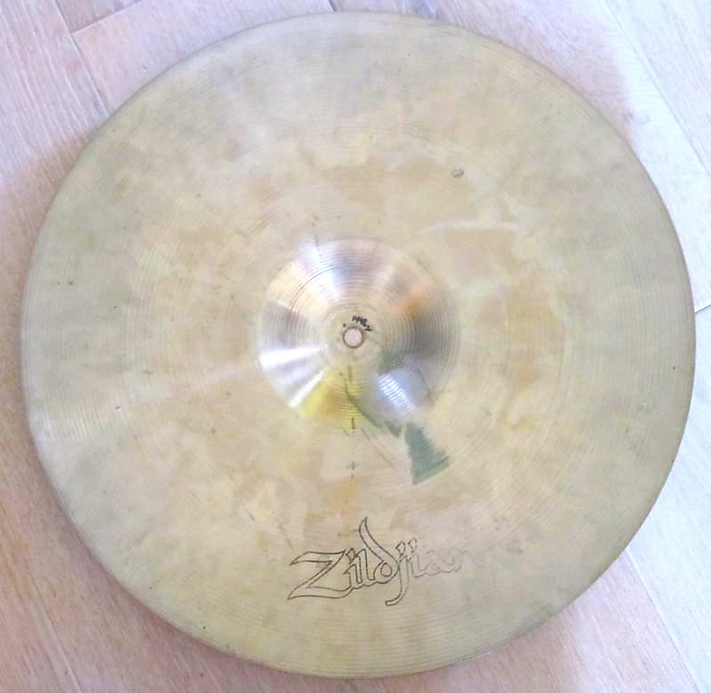 18" Avedis Zildjian Thin Crash Cymbal Hollow Logo - Vintage 1970s image 1