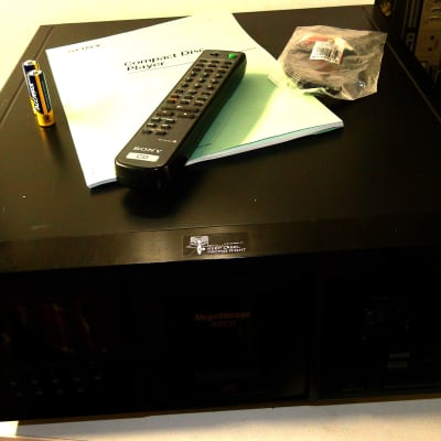 Sony CDP-CX300 300 Disc Audio CD Player. Optical Output / Serviced w Manual & Remote. Tested image 2