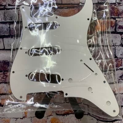 AXL Model PG-372-W 3-Pickup Single Coil Guitar Pickguard, White for sale