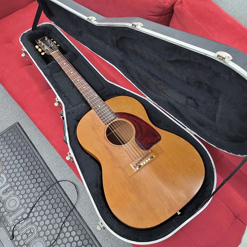 Gibson B-15 Concert Acoustic with SKB Case 1967 - 1969 - Natural image 1