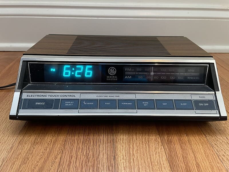 Vintage GE Digital Alarm Clock Radio Model 7-4662B Wood Grain | Reverb