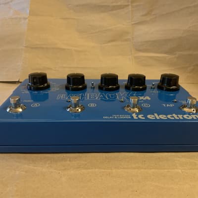 TC Electronic Flashback X4 Delay & Looper 2011 - 2019 - Blue  Excellent condition in box with Original Power Supply image 5