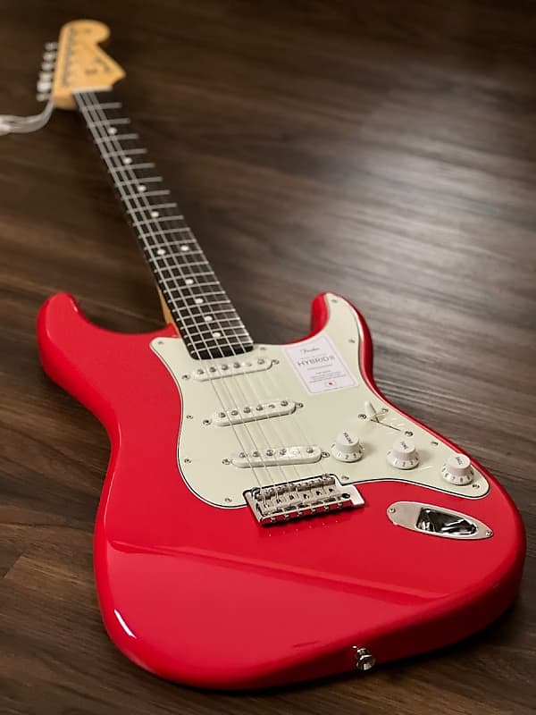 Fender Japan Hybrid II Stratocaster with RW FB in Modena Red