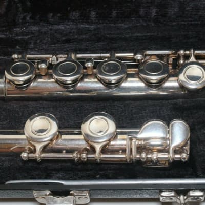 Vito flute 113 II Silver Plated Good Used Condition with hard case cleaning rod image 2