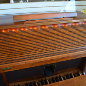 Hammond 935 Classic Church Organ Medium Brown Oak image 14