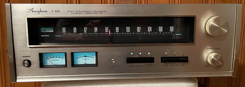 Accuphase T-101 Analog FM Tuner 1974 Silver | Reverb