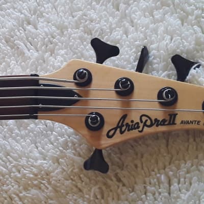 Aria Pro II AVANTE Series 五弦ベース Aria Pro II AVANTE Series 五弦ベース Aria Pro-II AVANTE