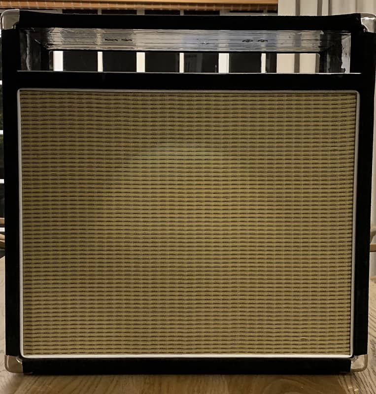 String Driver 1x12 Combo with oval back port Wicker baffle Black suede