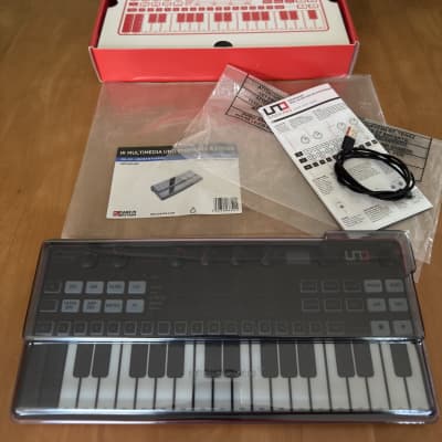 IK Multimedia IK Multimedia UNO Synth Pro Desktop 32-Key Analog Synthesizer with DECKSAVER image 2
