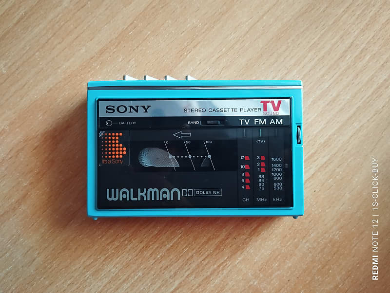 Sony WM F30 1984 - Sony Walkman radio Cassette player WM F 30 Green working  video test