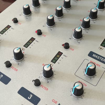Allen & Heath XONE:32 UK SILVER image 2