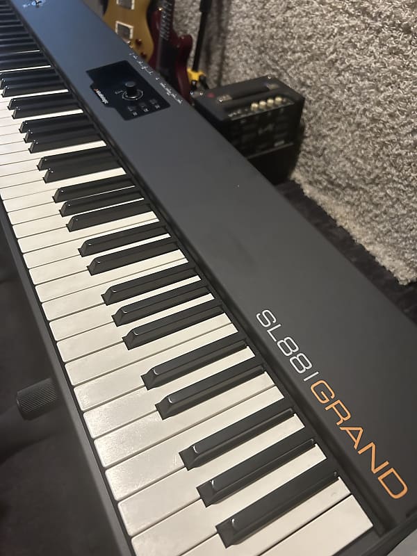 Studiologic SL88 Studio Hammer Action 88-Key MIDI Controller