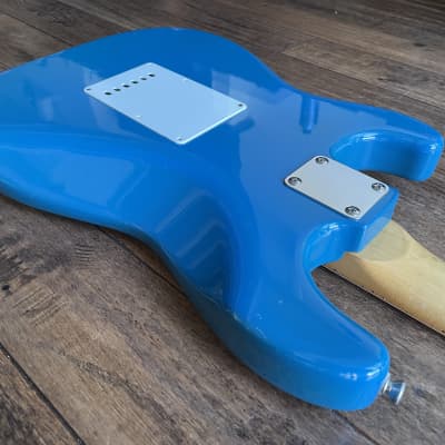 Vintage Suzuki Super Sounds MIJ Strat Brazen Picker